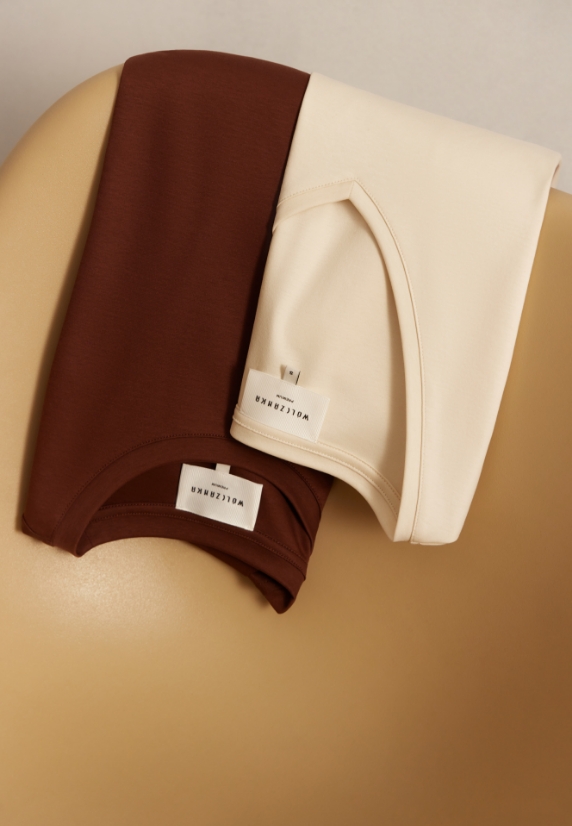 Odkryj materiały z technologią Sweat Free – lekkość, komfort i pewność siebie