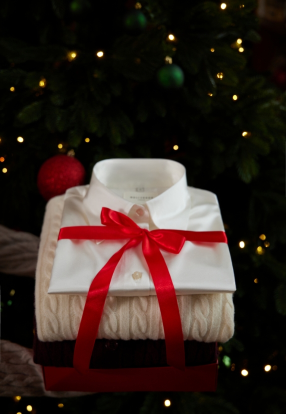 Prezentownik dla niej – najlepsze pomysły na prezent dla kobiety