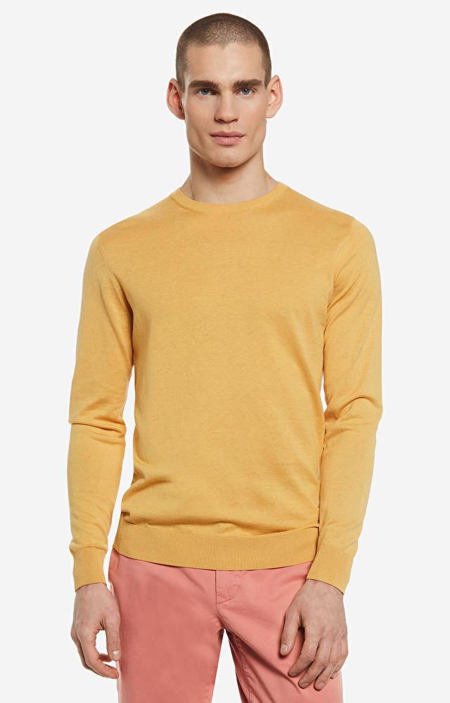 Żółty sweter