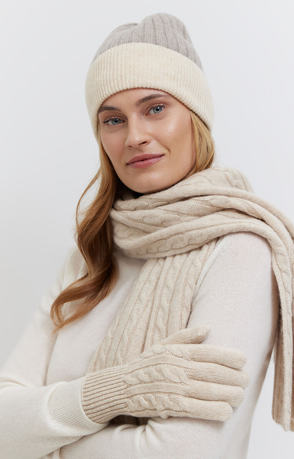Czapka z wełny merino kontrastem - 3