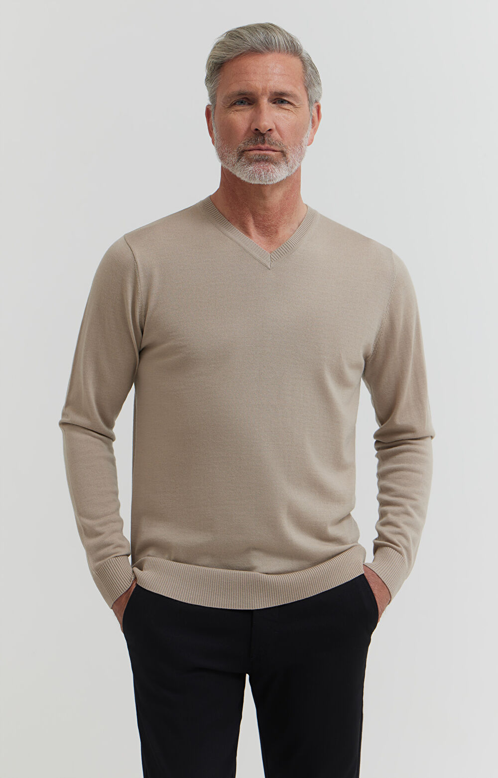 Sweter v-neck z wełny merino - 3