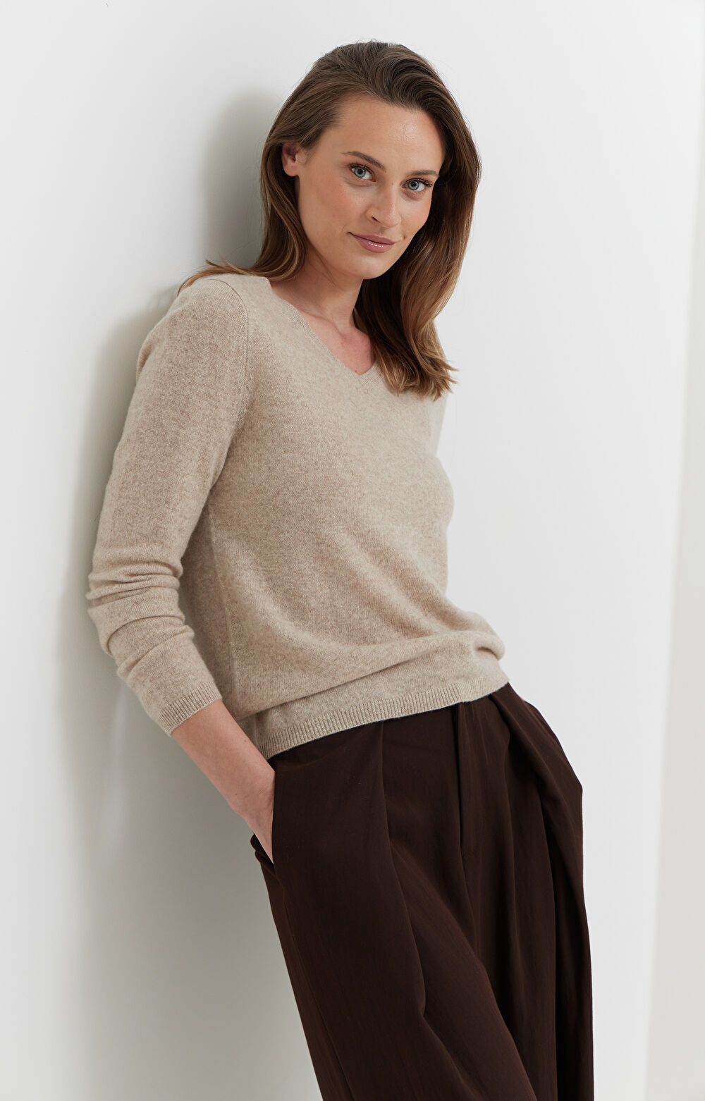Sweter v-neck z kaszmiru - 6