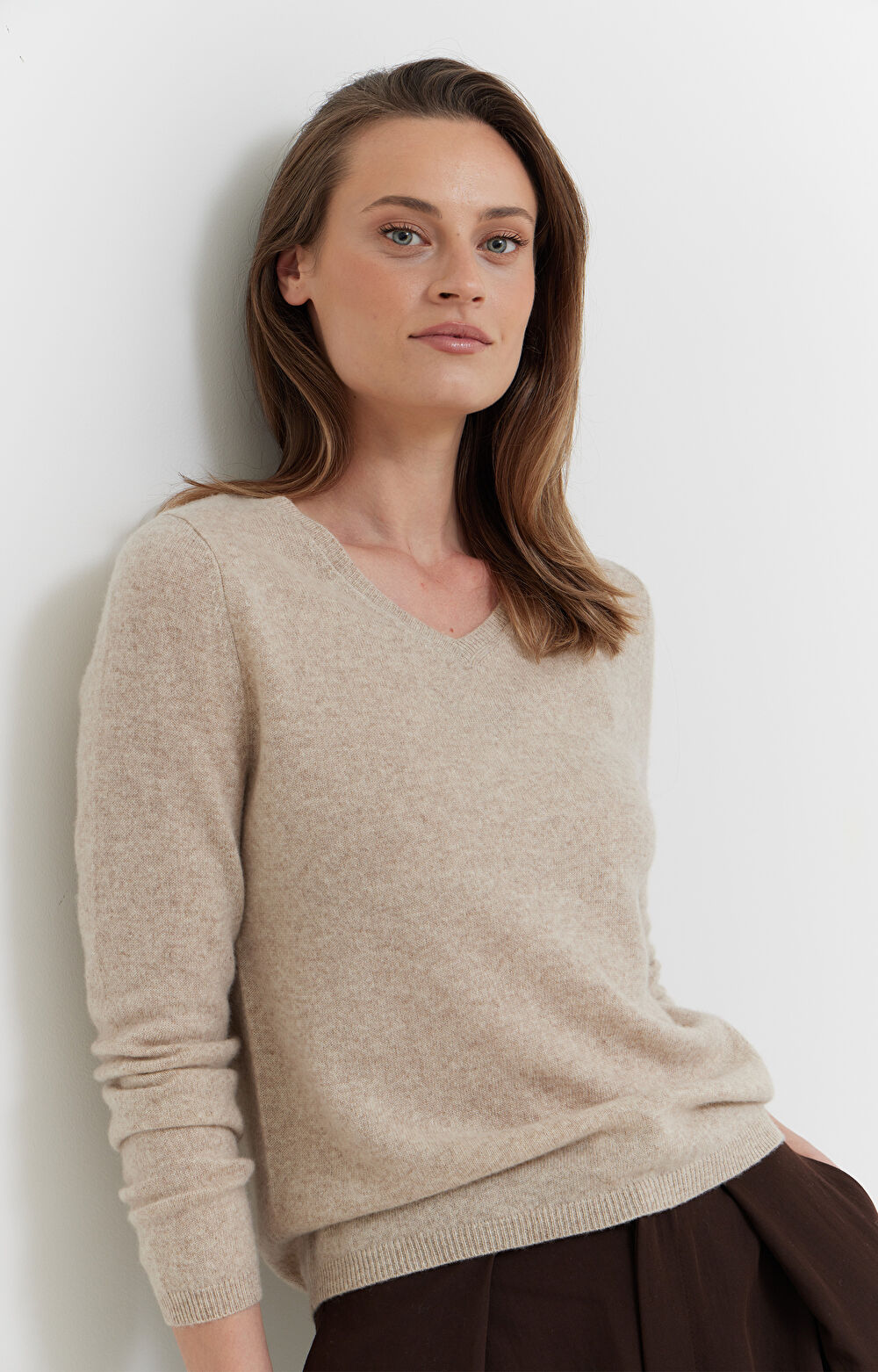 Sweter v-neck z kaszmiru - 7