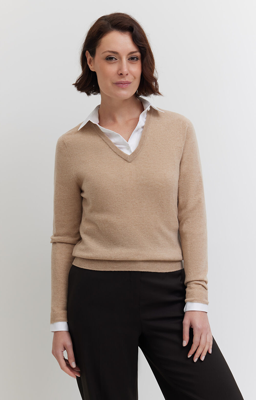 Sweter v-neck z wełny merino - 6