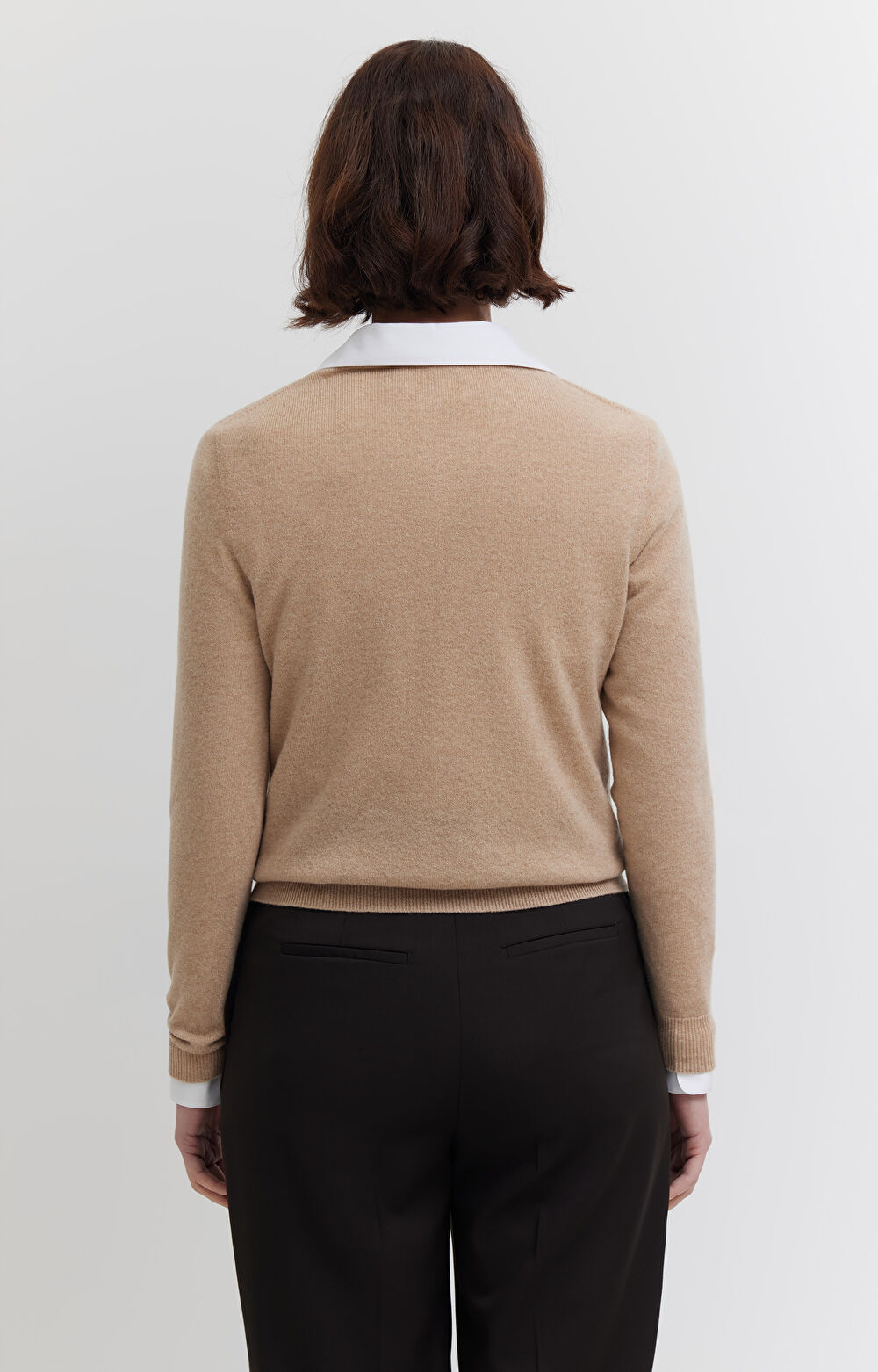 Sweter v-neck z wełny merino - 4