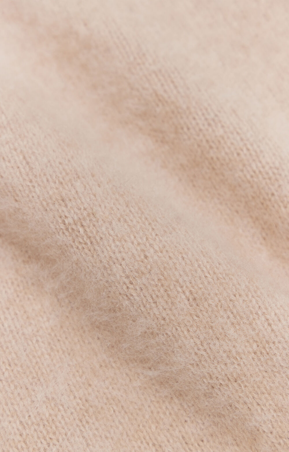 Sweter z puchatej wełny - 8