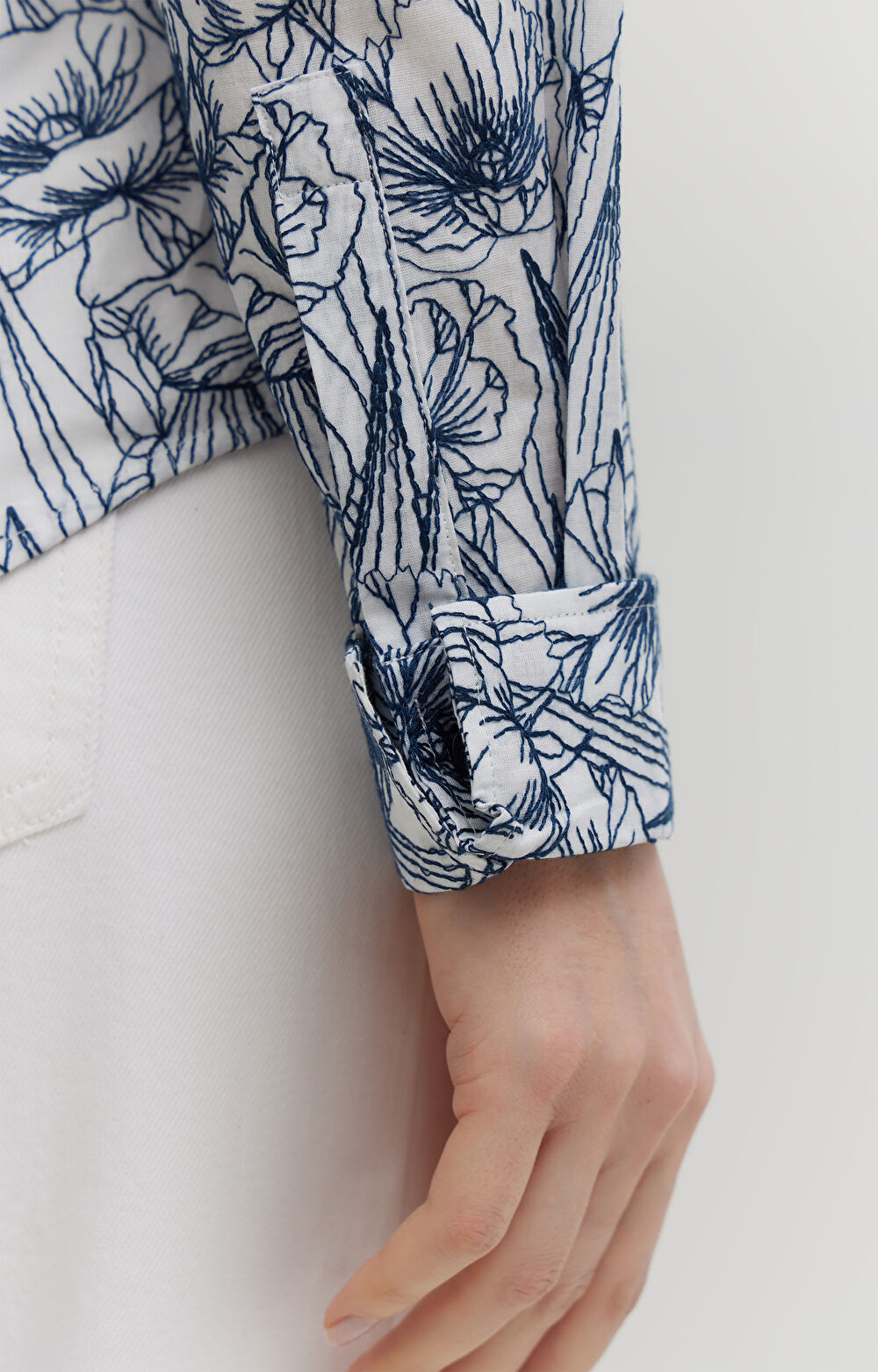 Koszula z haftem - 5