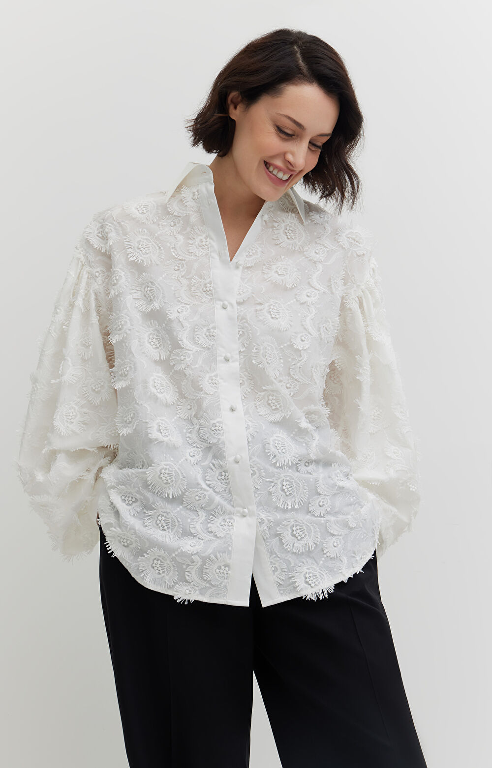 Koszula z haftowanym wzorem - 3