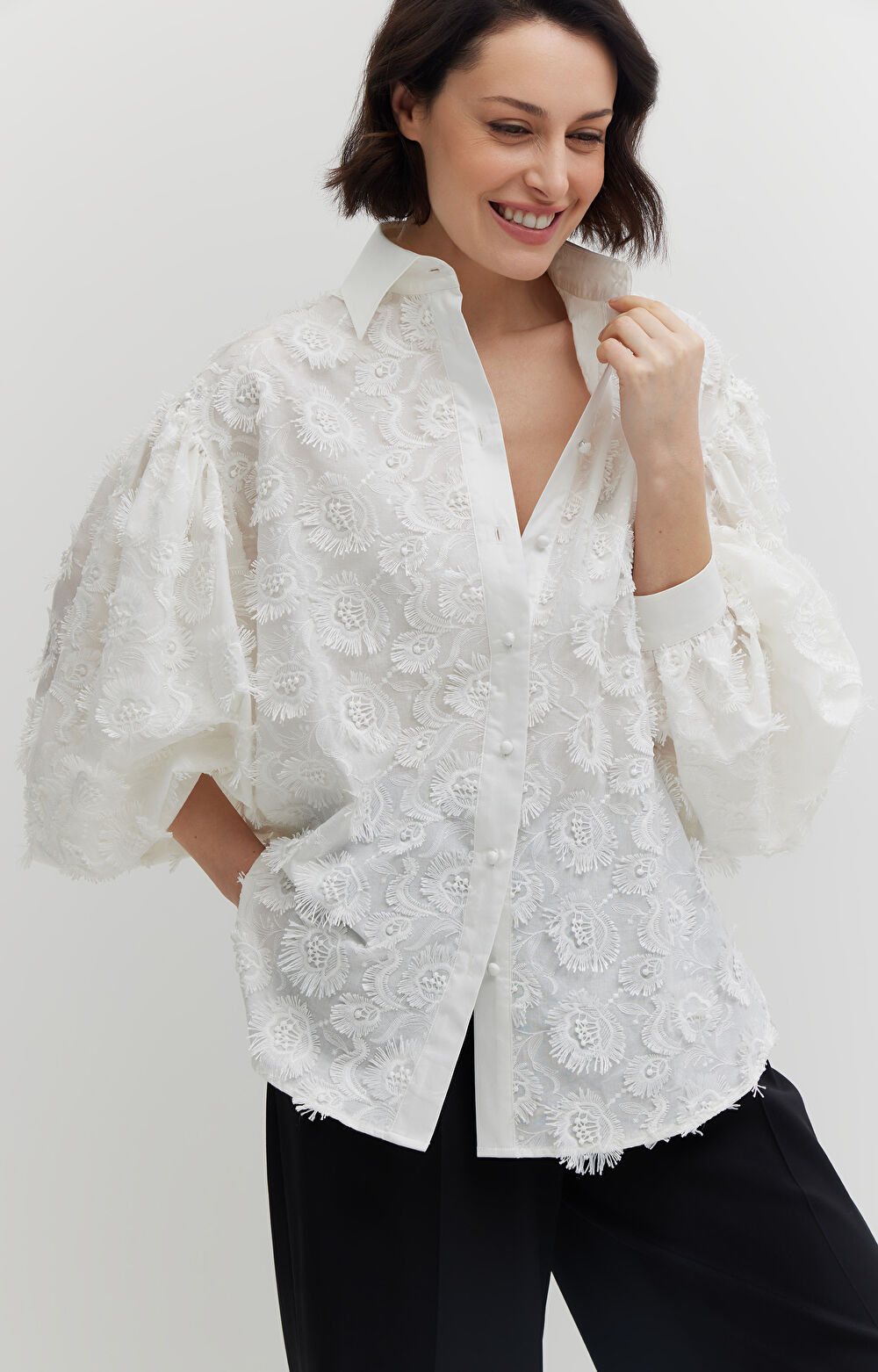 Koszula z haftowanym wzorem