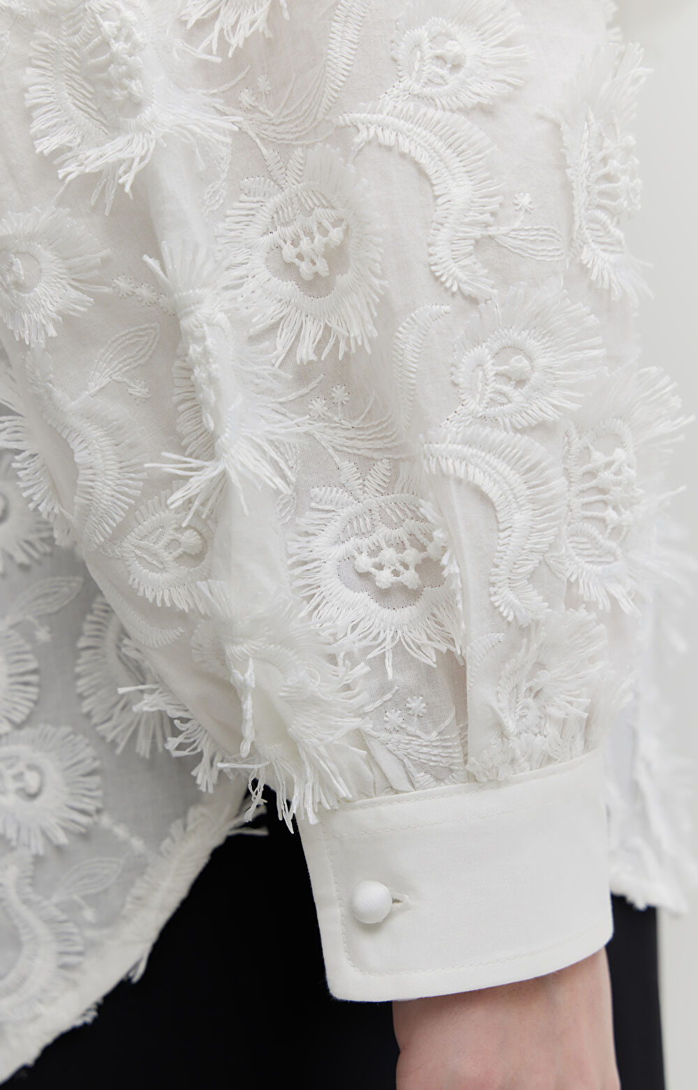 Koszula z haftowanym wzorem - 5