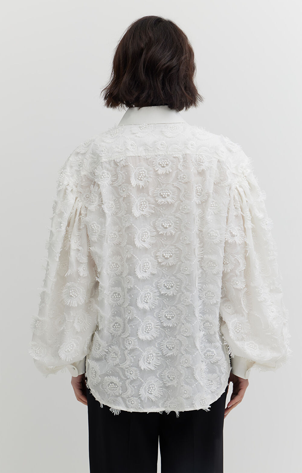 Koszula z haftowanym wzorem - 4