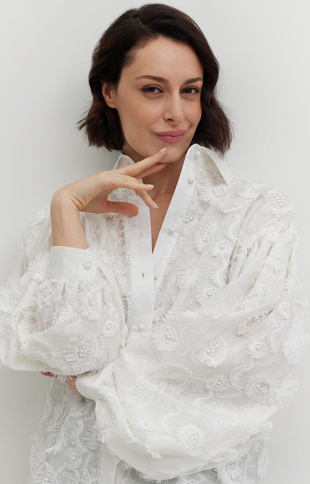 Koszula z haftowanym wzorem - 6