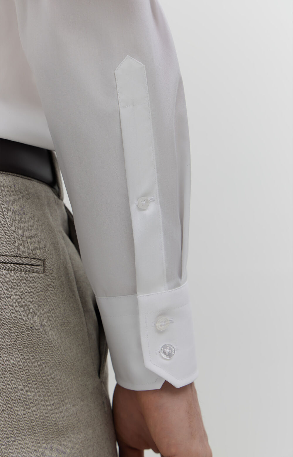 Gładka koszula z popeliny - 5