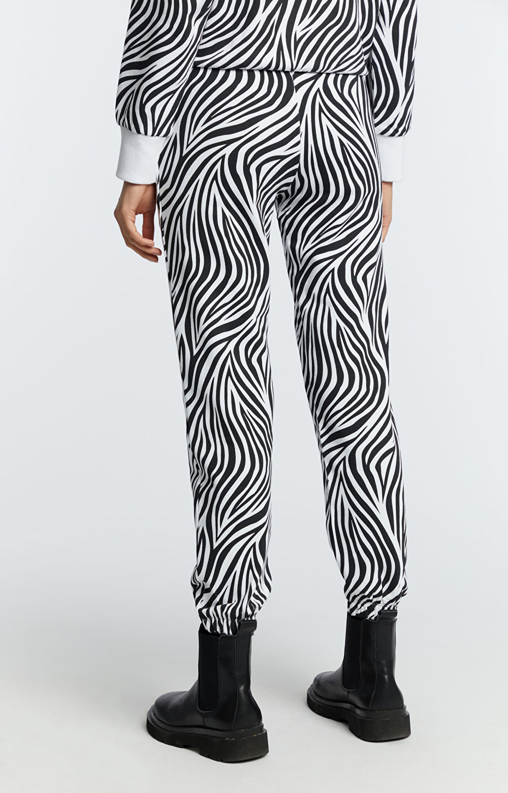 Spodnie dresowe we wzór zebry