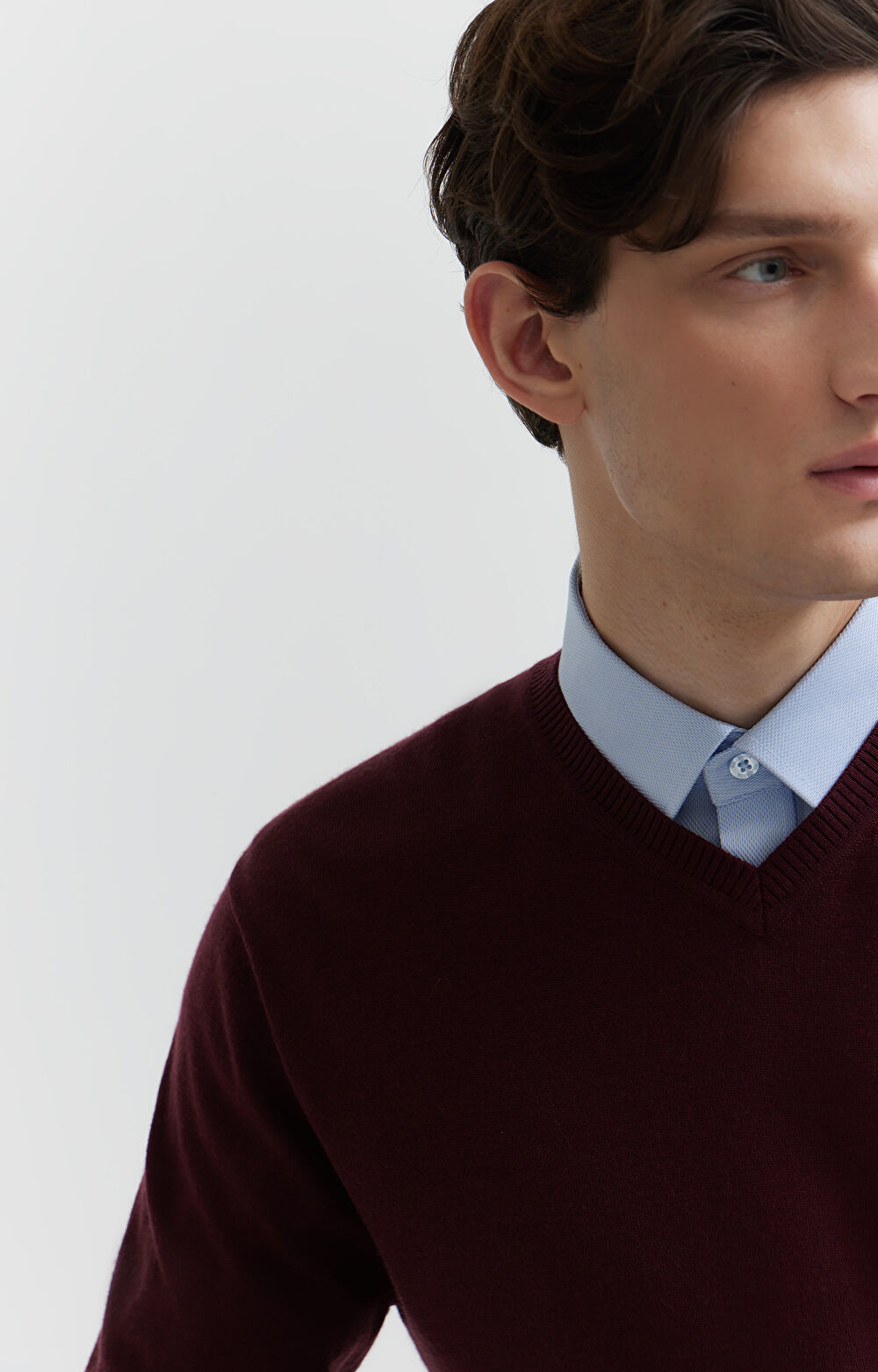 Sweter v-neck z wełny merino - 5