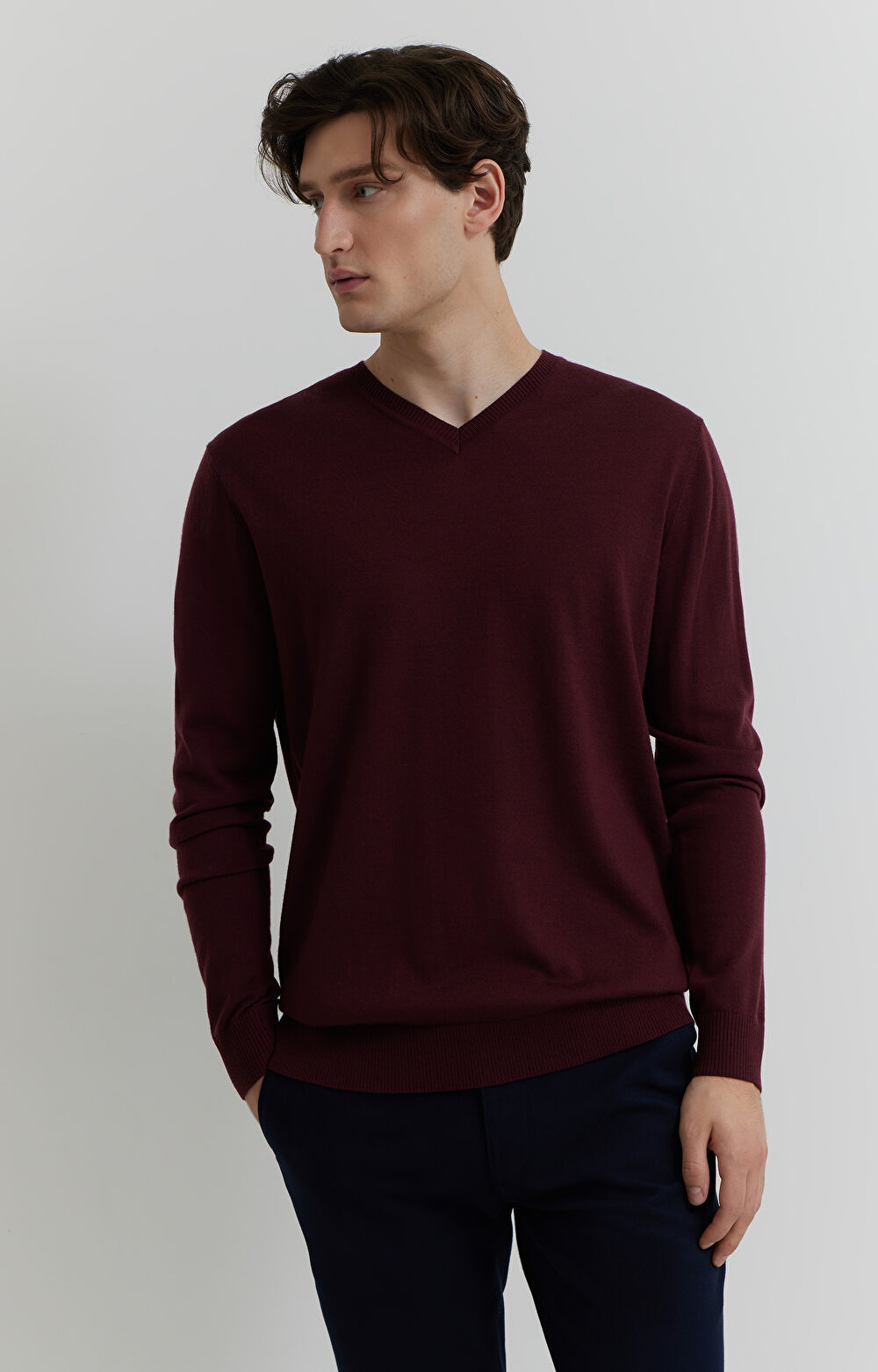 Sweter v-neck z wełny merino - 3