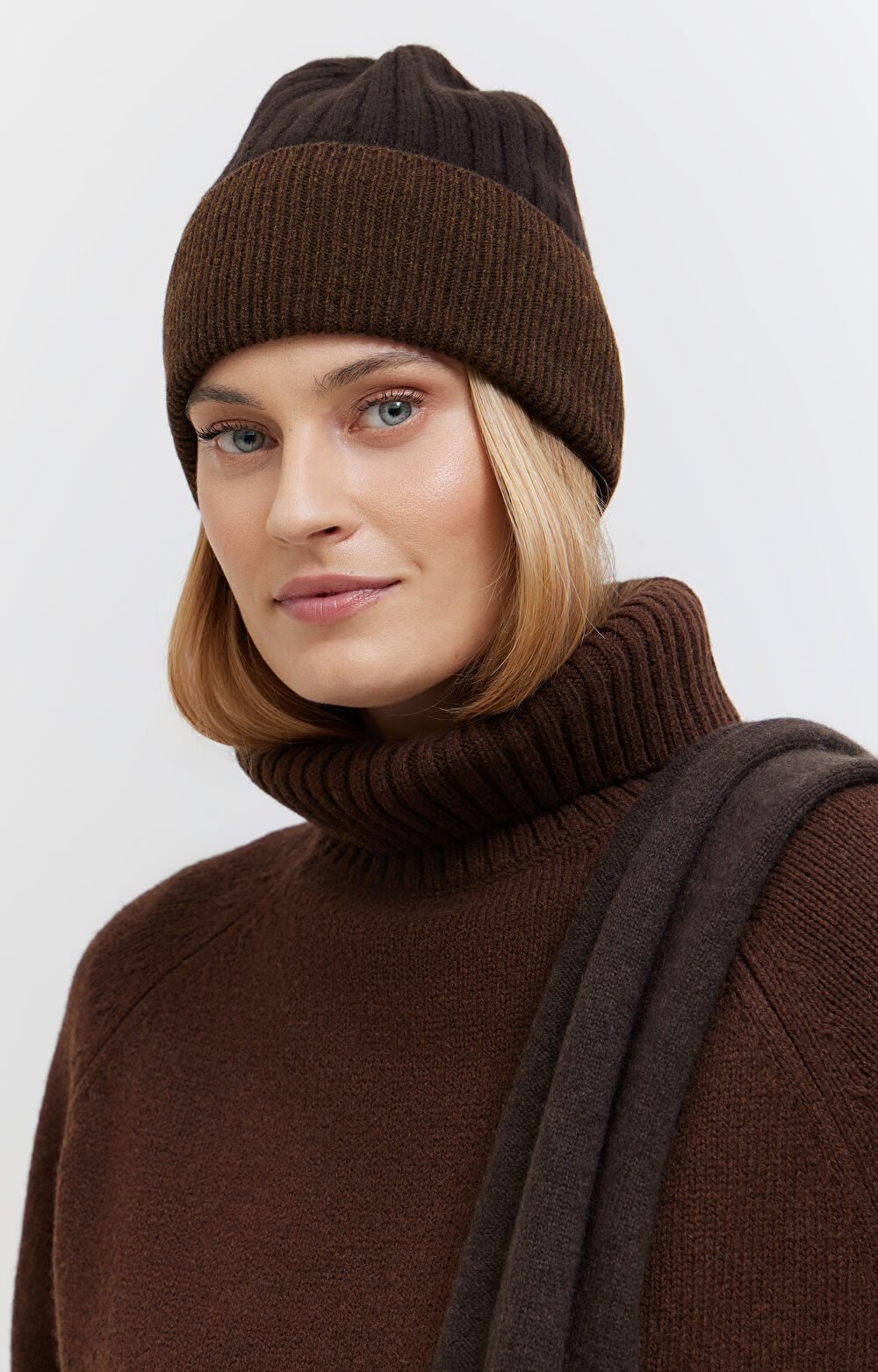 Czapka z wełny merino kontrastem - 2