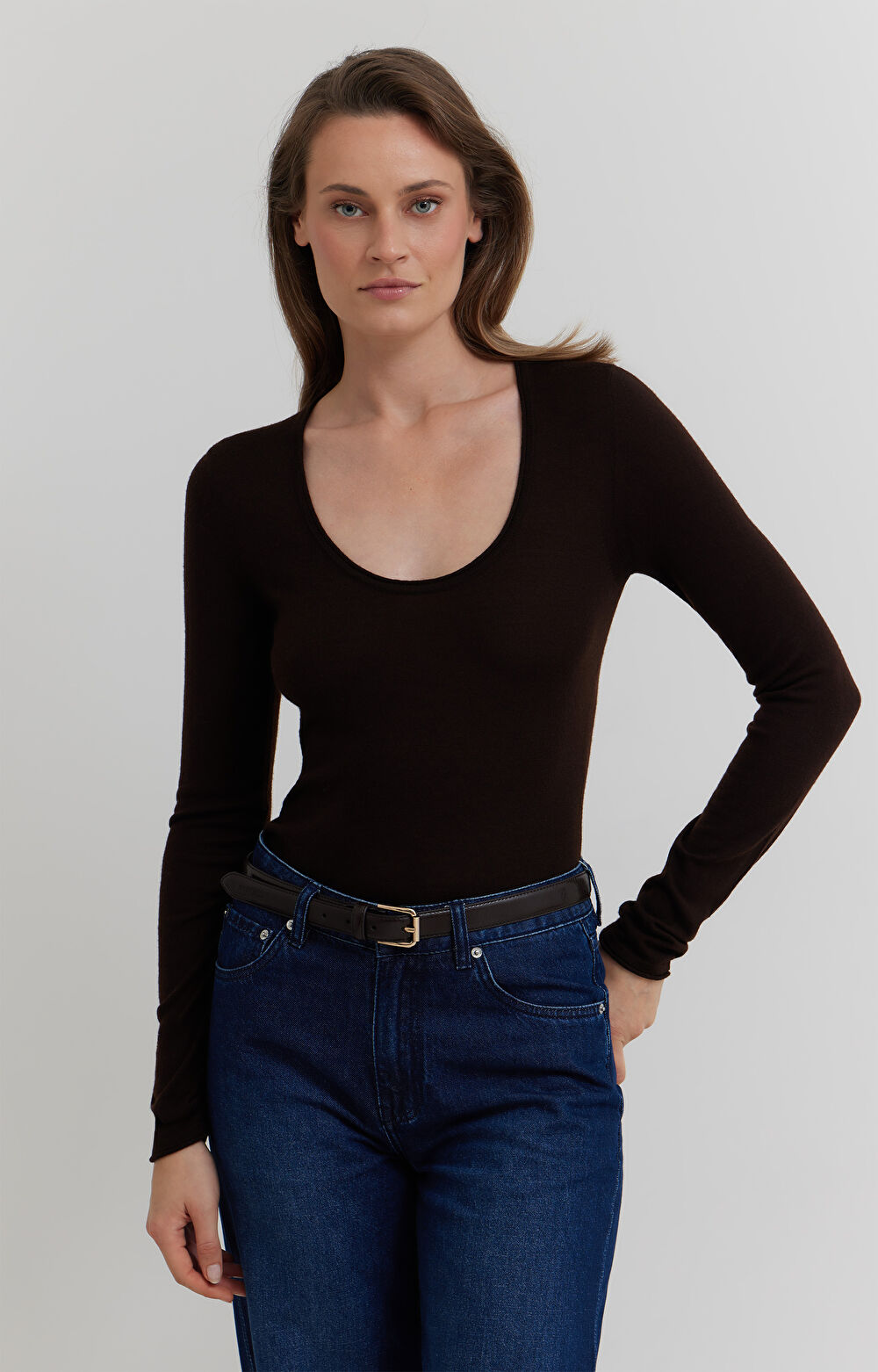 Dopasowany sweter z wełny merino - 5