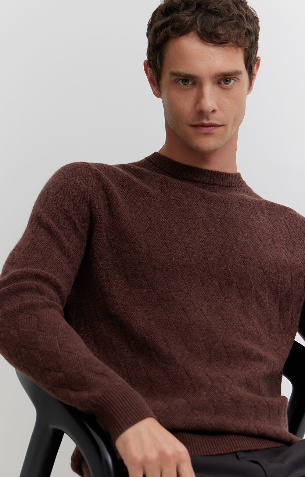 Sweter w romby z wełny merino