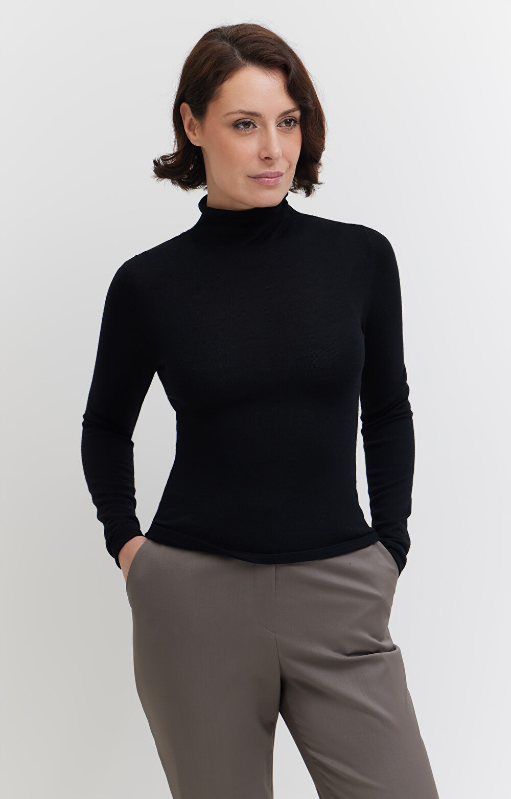 Dopasowany golf z wełny merino
