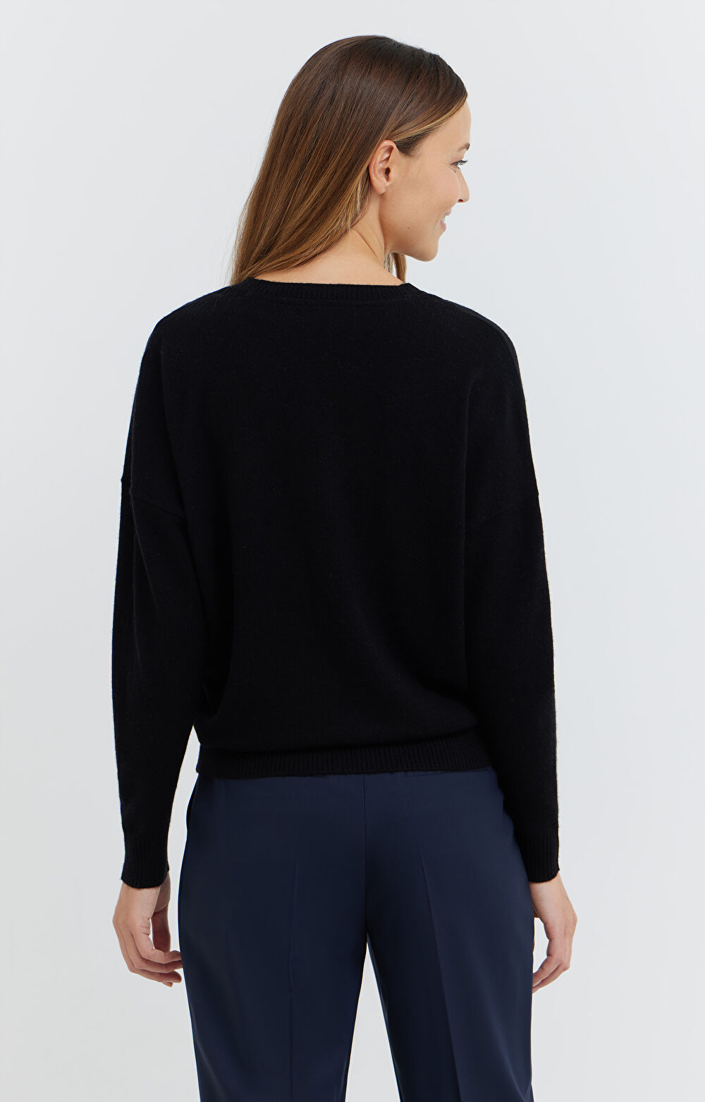 Wełniany sweter v-neck z merino