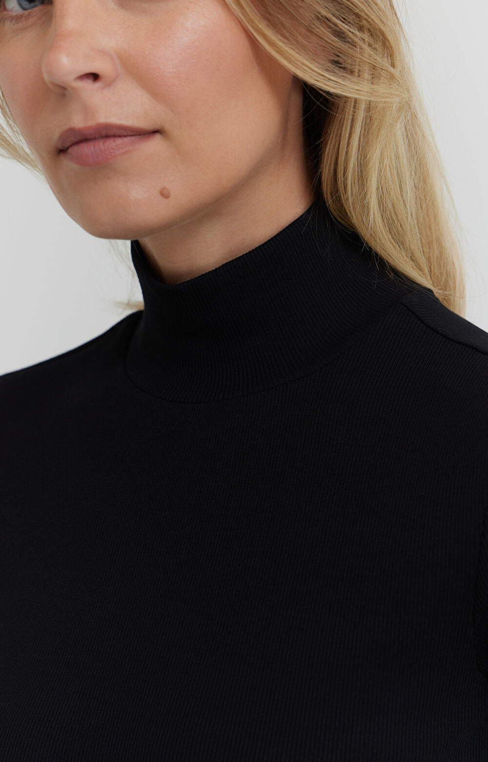 Prążkowany t-shirt - 5