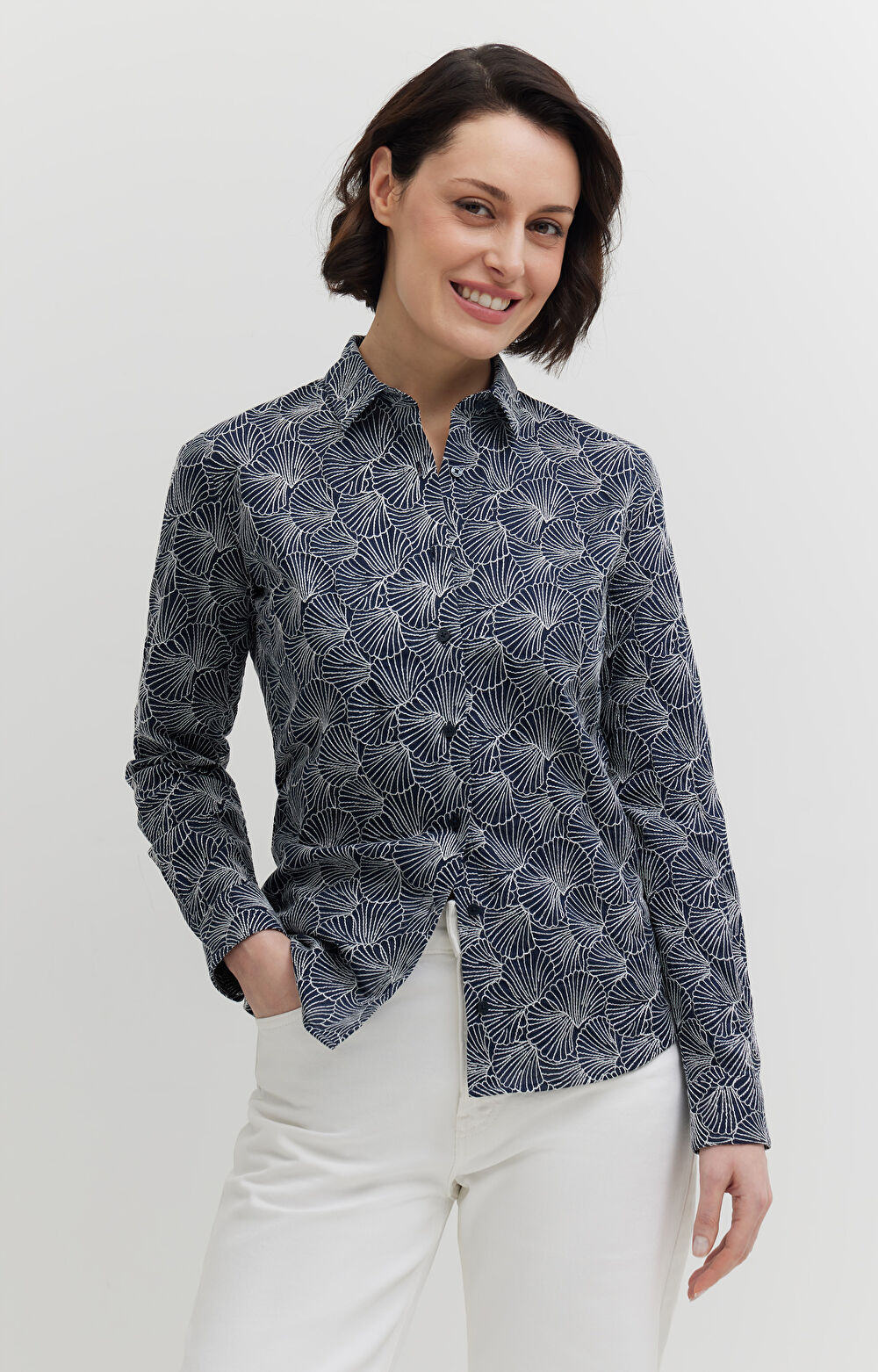 Koszula z haftem - 4