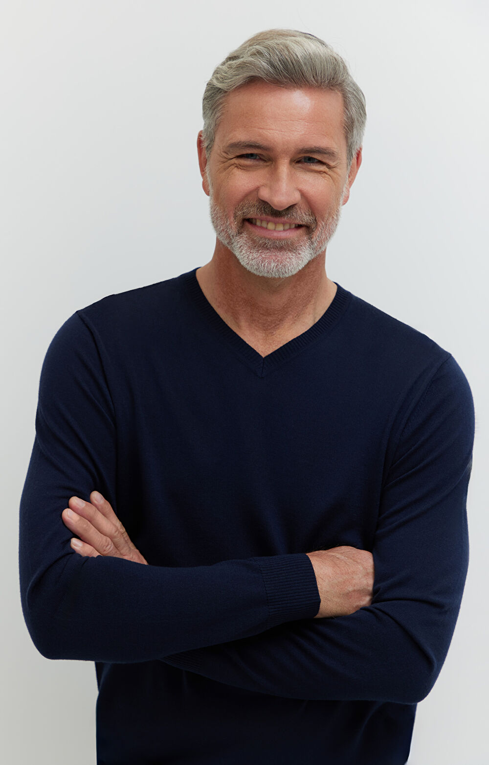 Sweter v-neck z wełny merino - 4