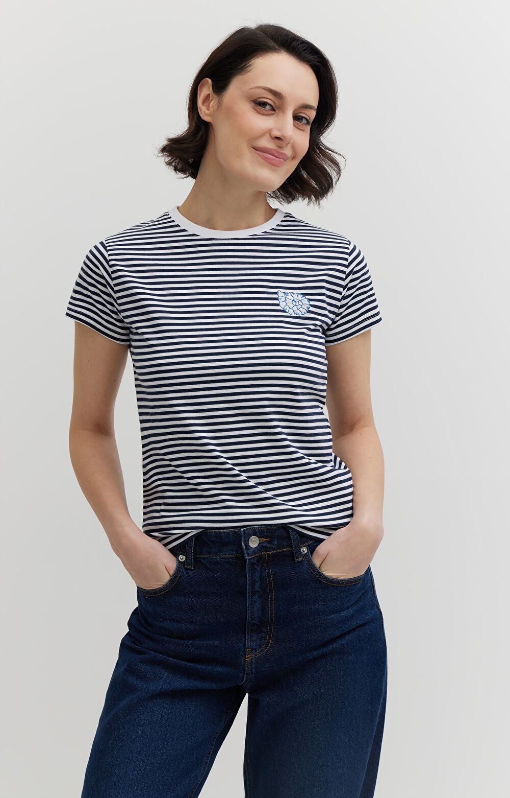 T-shirt w paski z merceryzowanej z haftem