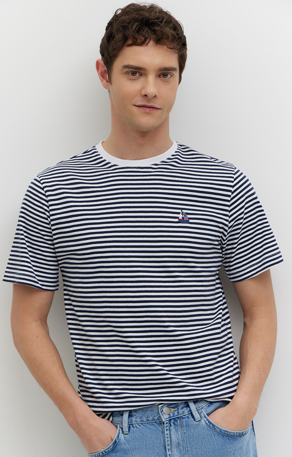 T-shirt z bawełny merceryzowanej z haftem - 5