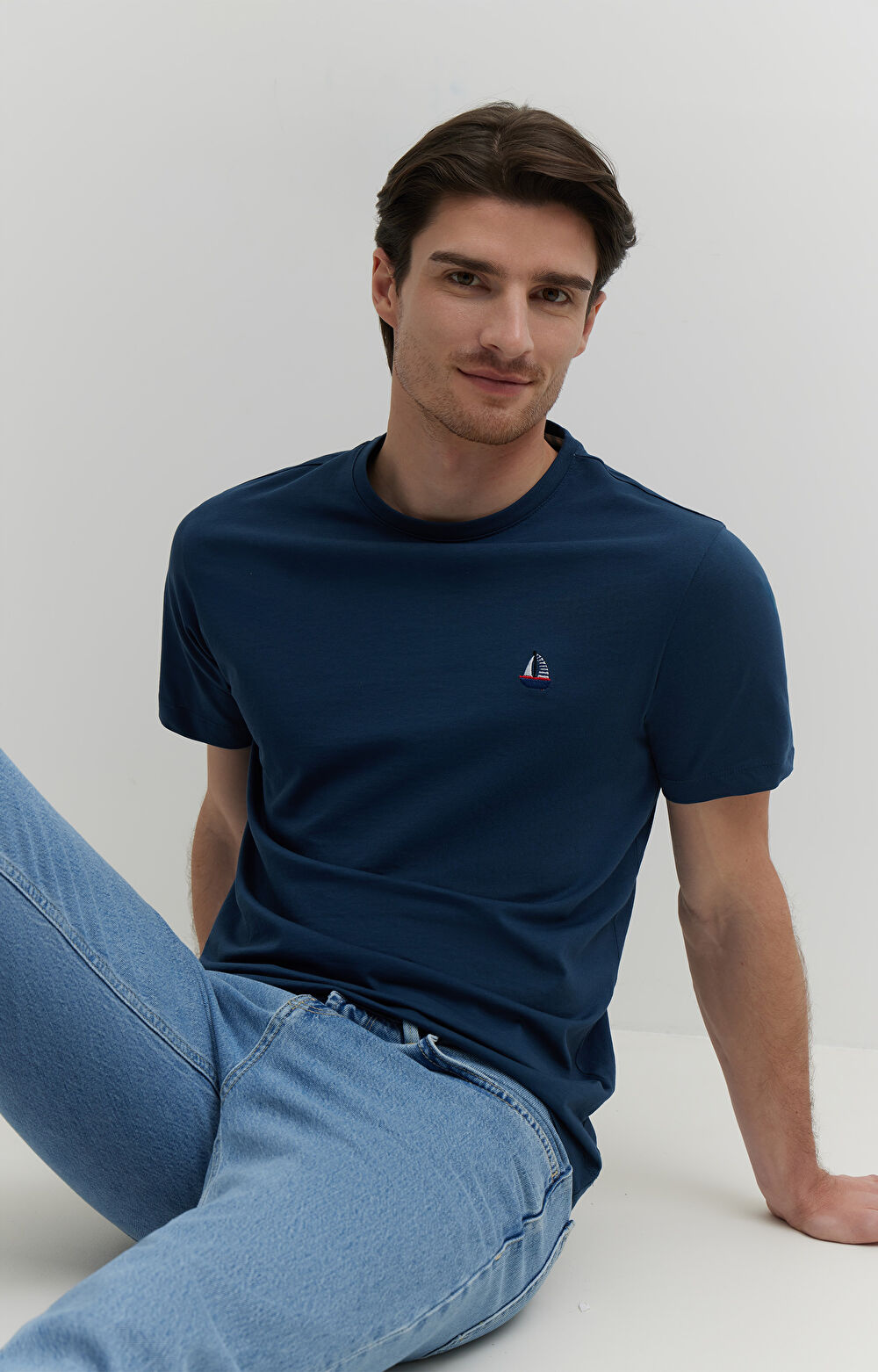 T-shirt z bawełny merceryzowanej z haftem - 6