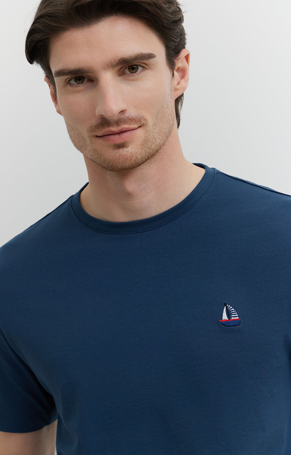 T-shirt z bawełny merceryzowanej z haftem - 5