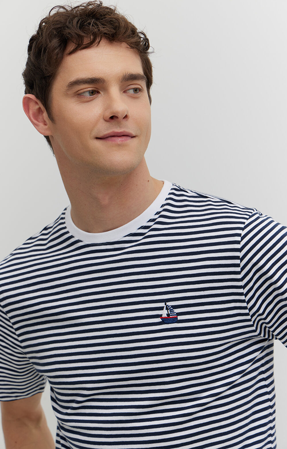 T-shirt z bawełny merceryzowanej z haftem - 4