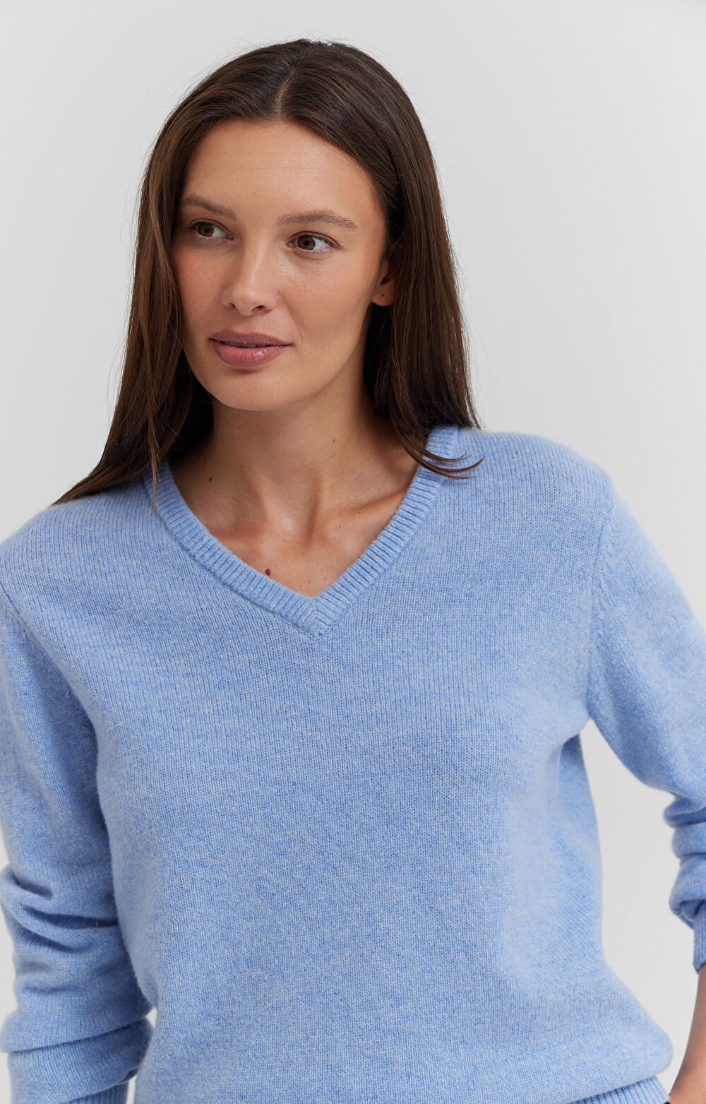 Melanżowy sweter v-neck z wełny - 5
