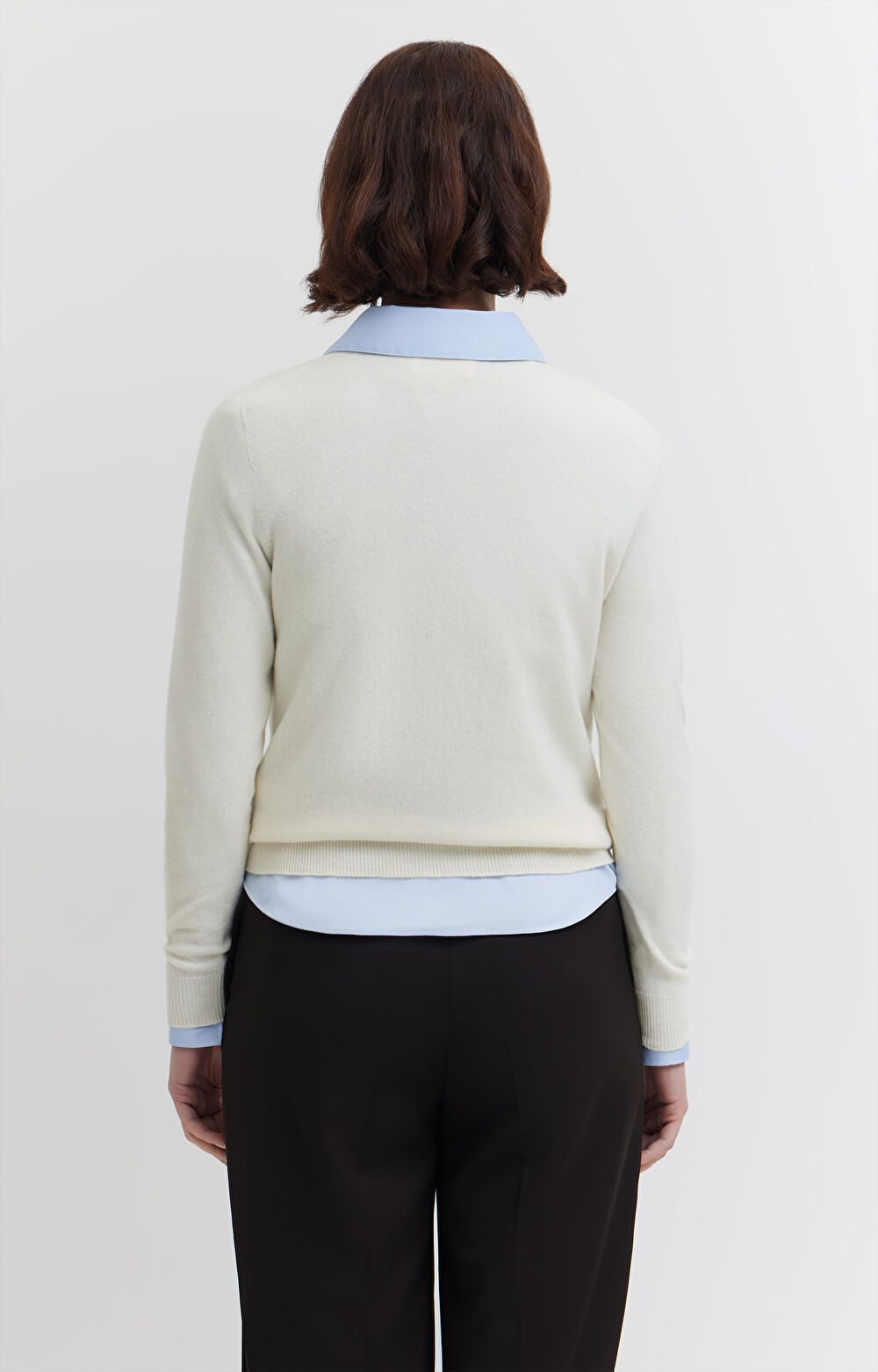 Sweter v-neck z wełny merino - 4