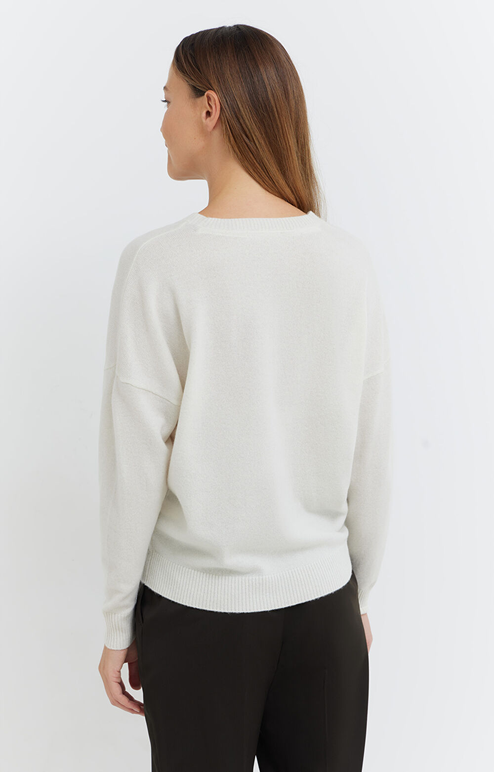 Wełniany sweter v-neck z merino