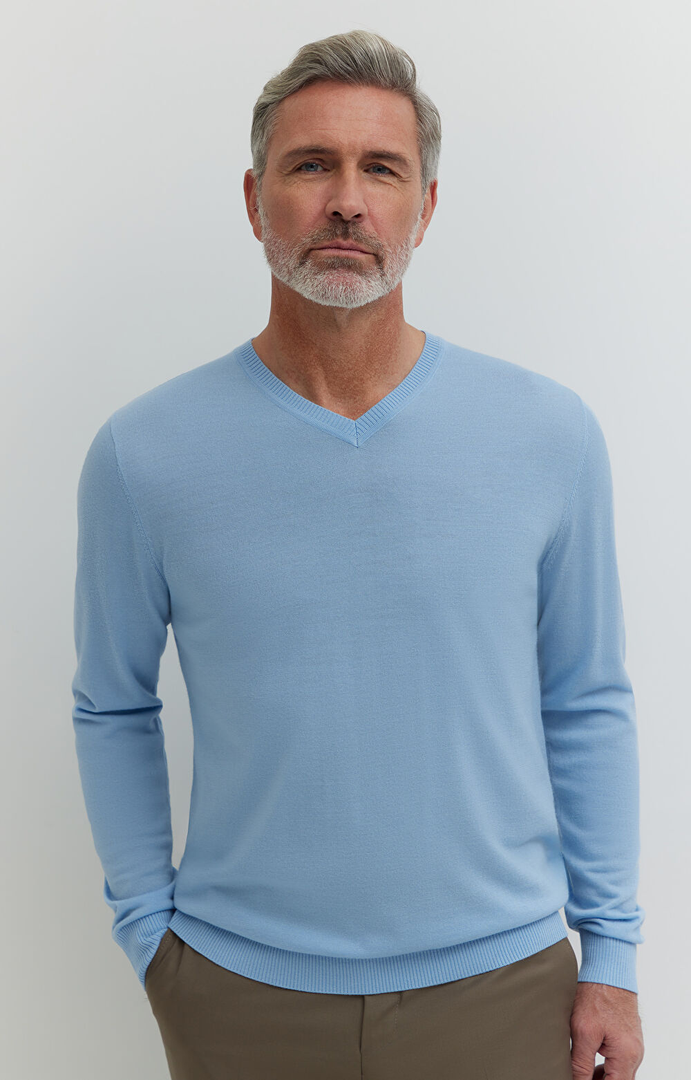 Sweter v-neck z wełny merino - 3