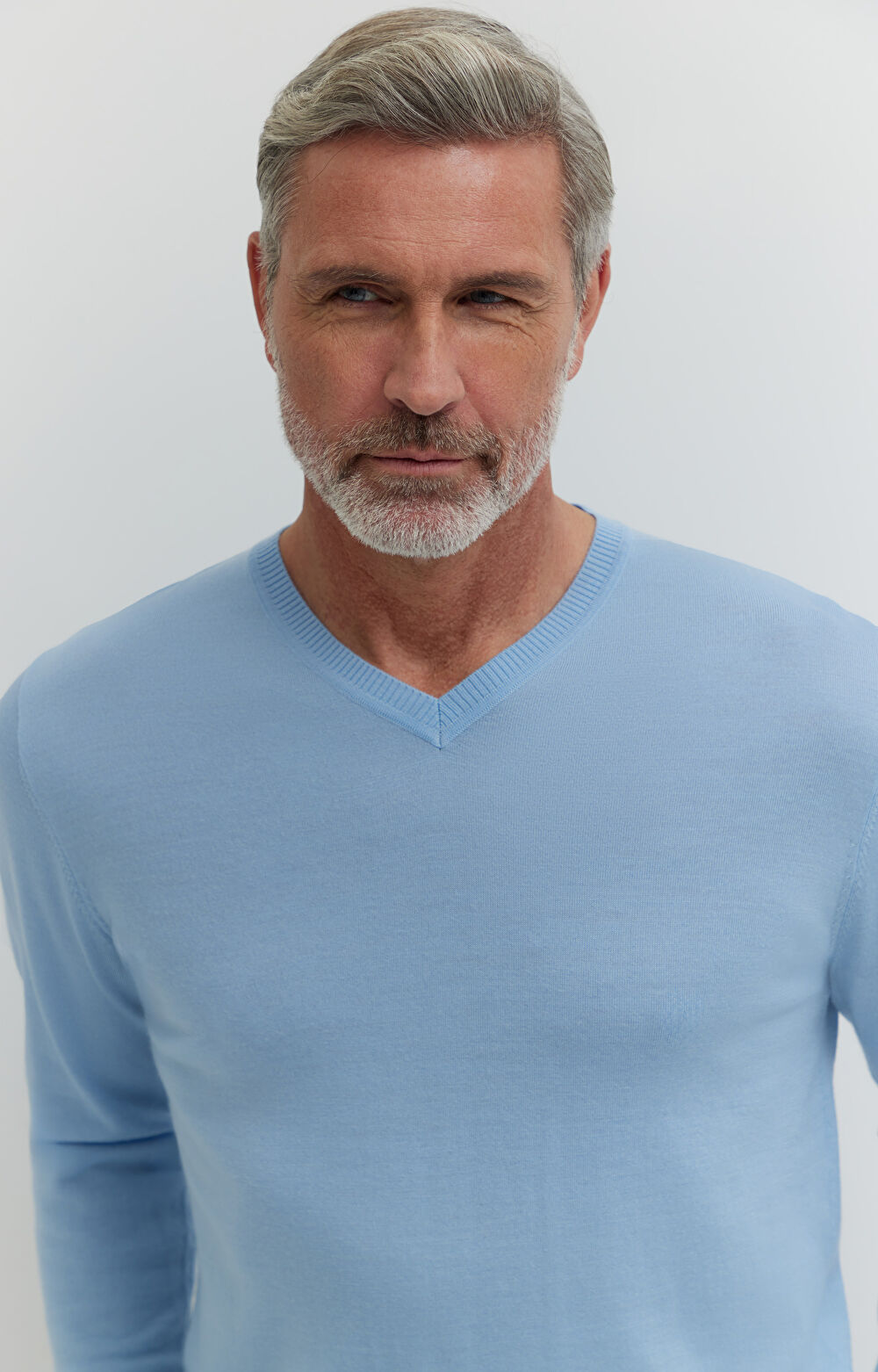 Sweter v-neck z wełny merino - 5