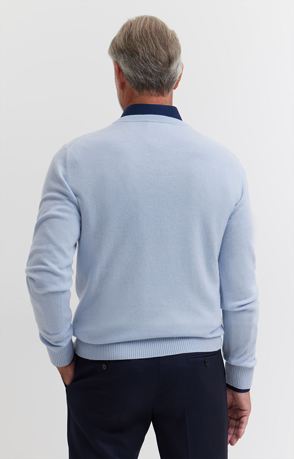 Wełniany sweter v-neck z kaszmirem - 2