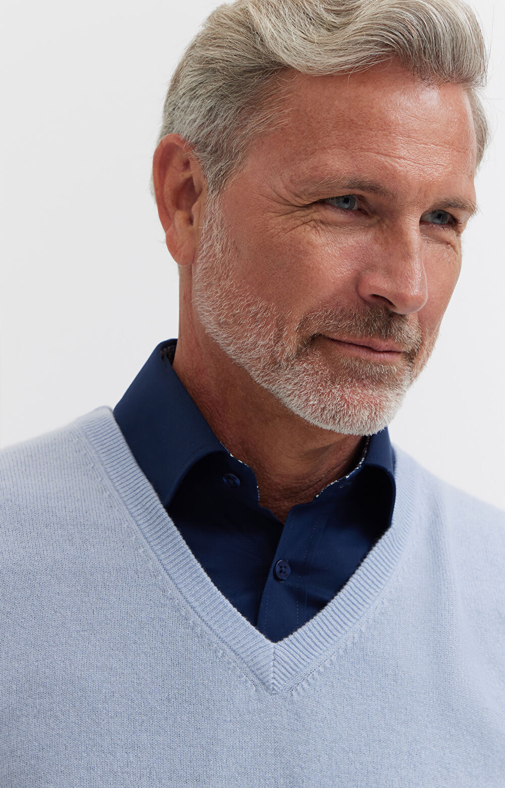 Wełniany sweter v-neck z kaszmirem - 4