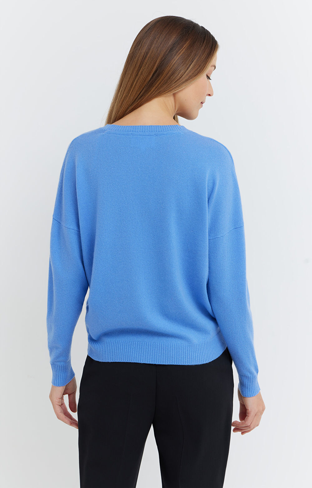 Wełniany sweter v-neck z merino