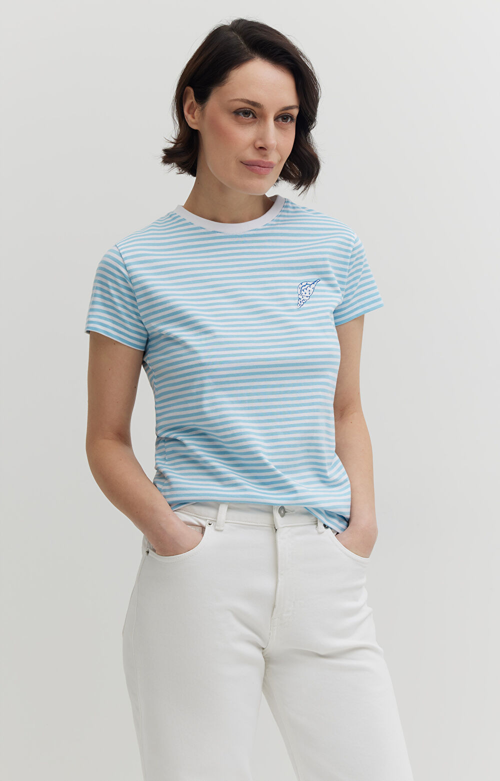 T-shirt w paski z merceryzowanej z haftem