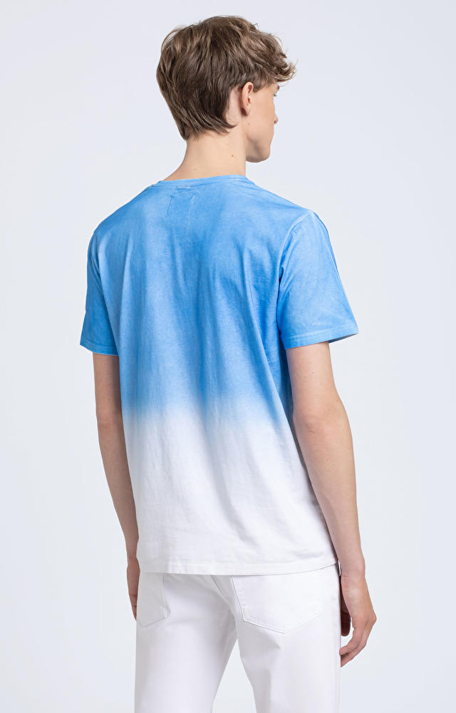 Niebieski t-shirt