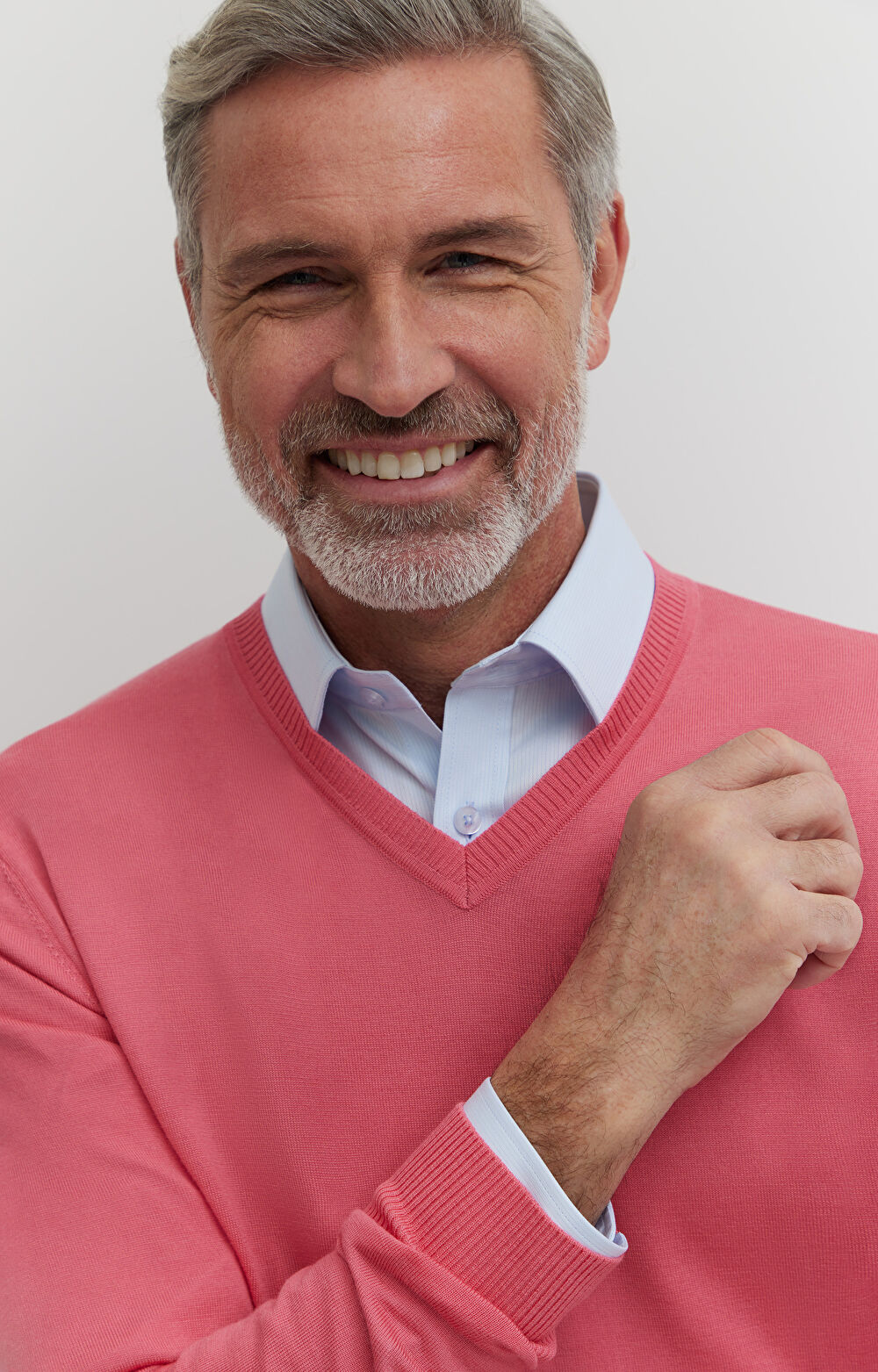 Sweter v-neck z wełny merino - 4