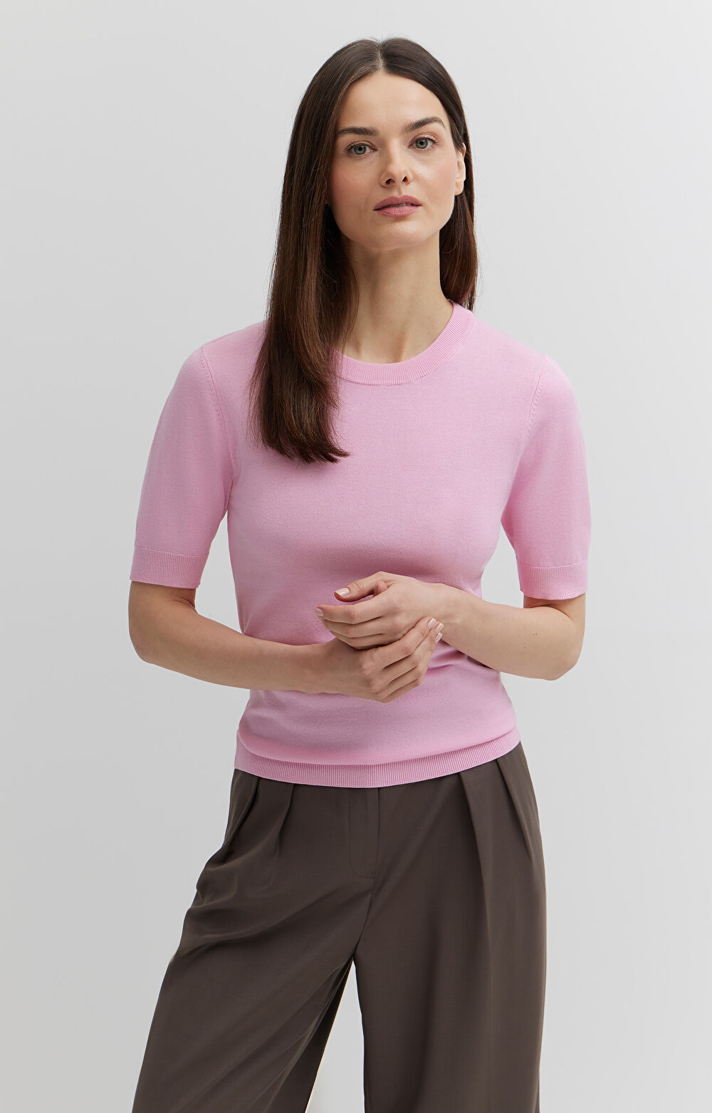 Gładki sweter z krótkim rękawem - 3