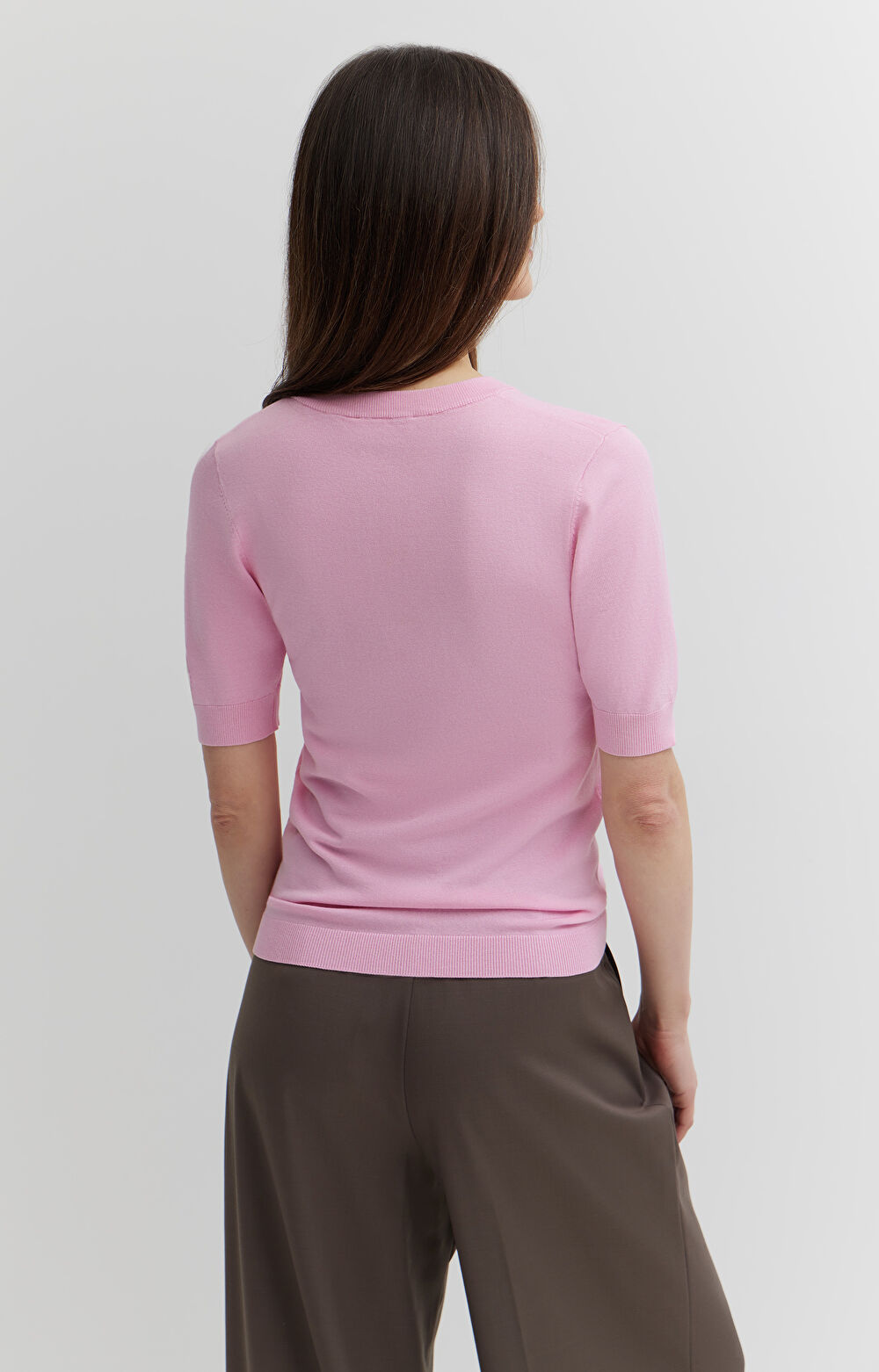 Gładki sweter z krótkim rękawem - 4