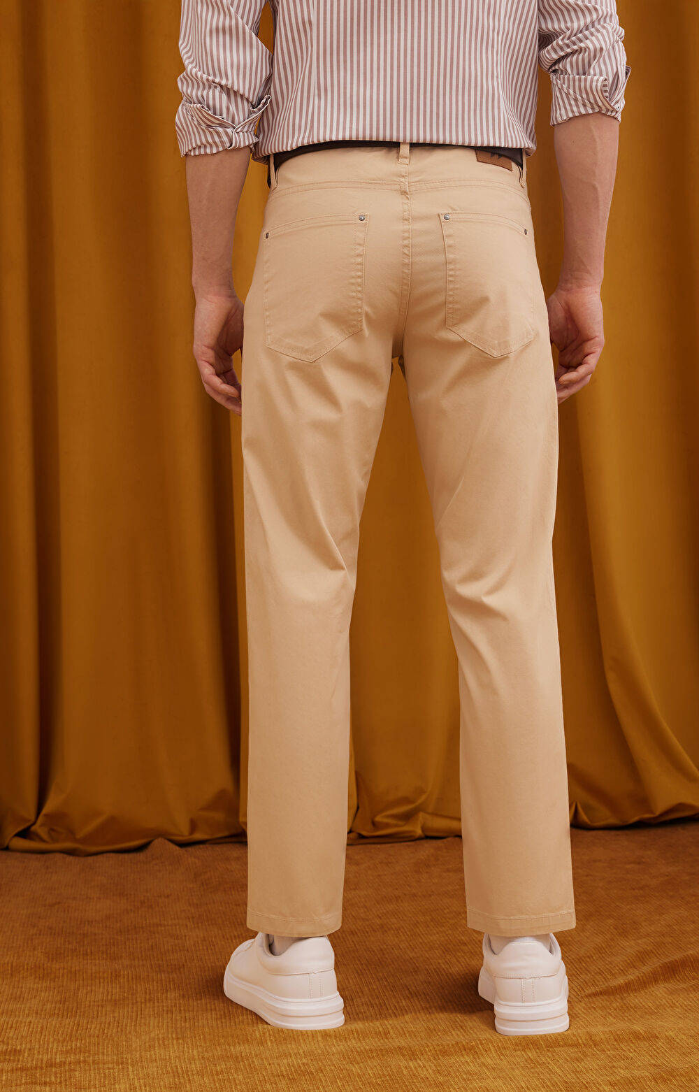 Spodnie ze strukturalnym wzorem