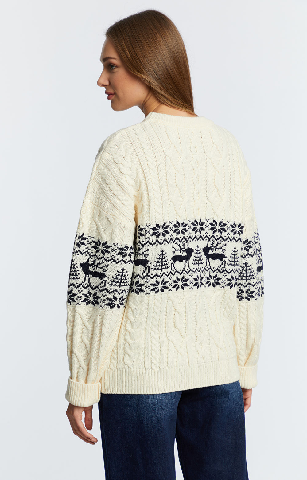 Sweter w świąteczny wzór