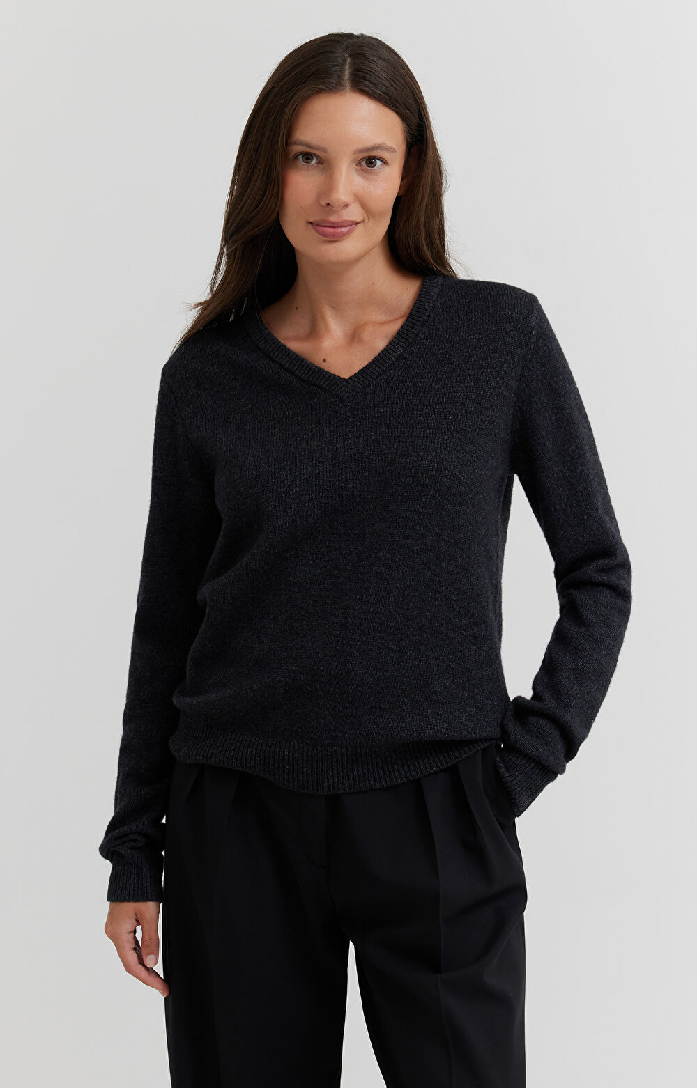 Melanżowy sweter v-neck z wełny - 2