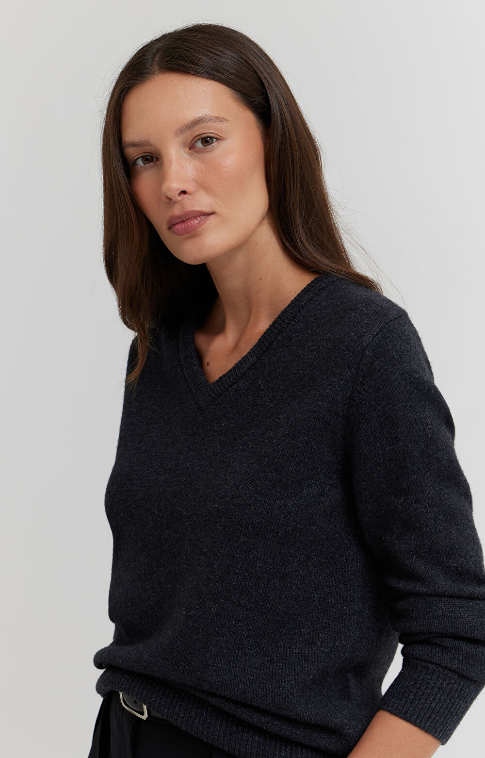 Melanżowy sweter v-neck z wełny - 5